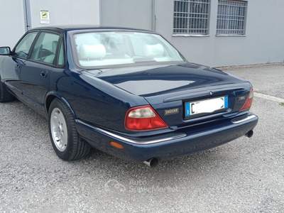 Jaguar XJ V8 Blu/Azzurro usata Fusignano