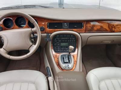 Jaguar XJ V8 Blu/Azzurro usata Fusignano