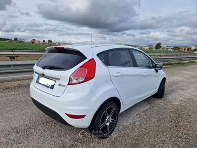 Ford Fiesta 5p. Bz.- GPL Titanium Bianco usata Gravina in Puglia