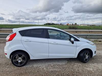 Ford Fiesta 5p. Bz.- GPL Titanium Bianco usata Gravina in Puglia