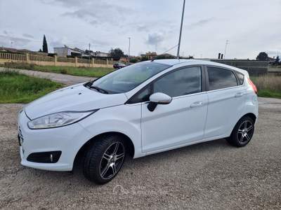 Ford Fiesta 5p. Bz.- GPL Titanium Bianco usata Gravina in Puglia