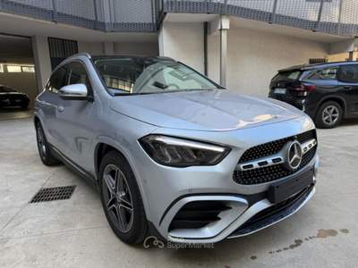 Mercedes-Benz GLA 180 Automatic AMG Line Premium Argento usata Varedo
