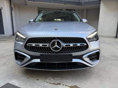 Mercedes-Benz GLA 180 Automatic AMG Line Premium Argento usata Varedo