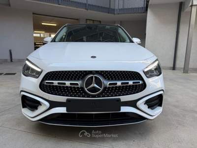 Mercedes-Benz GLA 180 Automatic AMG Line Premium Bianco usata Varedo