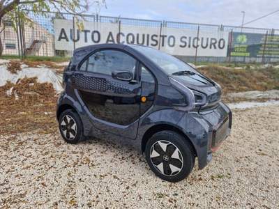 XEV Yoyo  Nero usata Roma
