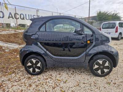 XEV Yoyo  Nero usata Roma