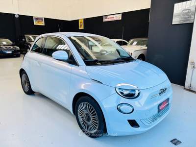 Fiat 500 500e Berlina 42 kWh La Prima Blu/Azzurro usata Rosta