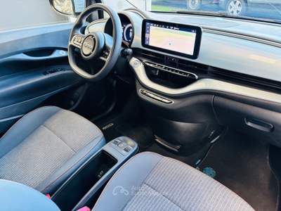 Fiat 500 500e Berlina 42 kWh La Prima Blu/Azzurro usata Rosta