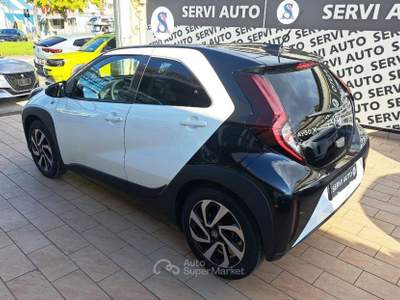 Toyota Aygo Aygo X 1.0 VVT-i 72 CV 5 porte Trend S-CVT Bianco usata Casoria