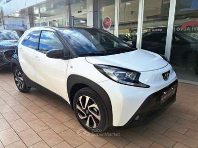 Toyota Aygo Aygo X 1.0 VVT-i 72 CV 5 porte Trend S-CVT Bianco usata Casoria