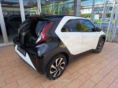 Toyota Aygo Aygo X 1.0 VVT-i 72 CV 5 porte Trend S-CVT Bianco usata Casoria