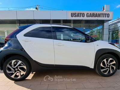 Toyota Aygo Aygo X 1.0 VVT-i 72 CV 5 porte Trend S-CVT Bianco usata Casoria
