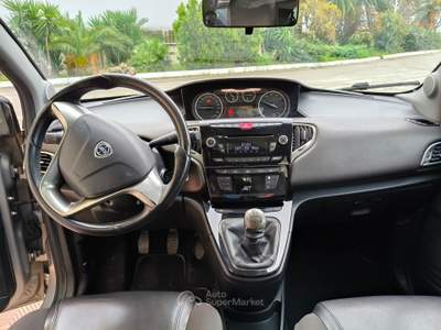 Lancia Ypsilon LANCIA YPSILON BENZINA/GPL usata Trinitapoli