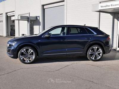 Audi Q8 3.0 (50) tdi Quattro 286cv Tiptronic Sport Blu/Azzurro usata Civita Castellana