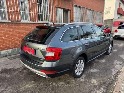 Skoda Octavia Wagon 2.0 tdi Scout 4x4 184cv dsg Grigio usata Cernusco sul Naviglio