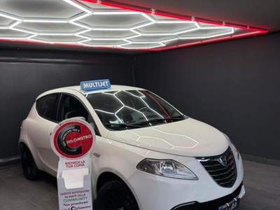 Lancia Ypsilon 95 CV NUOVA 11/2015 Bianco usata Teverola