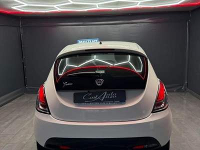 Lancia Ypsilon 95 CV NUOVA 11/2015 Bianco usata Teverola