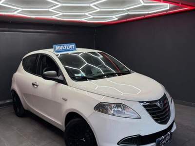 Lancia Ypsilon 95 CV NUOVA 11/2015 Bianco usata Teverola