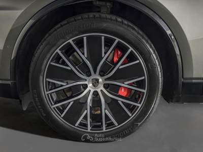 Porsche Macan turbo Verde usata Parma