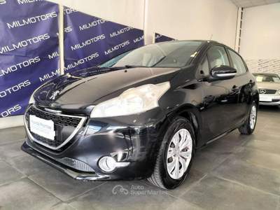 Peugeot 208 1° serie 1.2 VTi 82 CV 5 porte Access Nero usata Messina