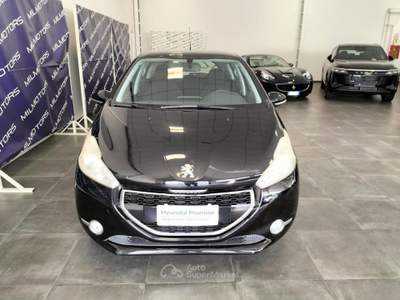 Peugeot 208 1° serie 1.2 VTi 82 CV 5 porte Access Nero usata Messina
