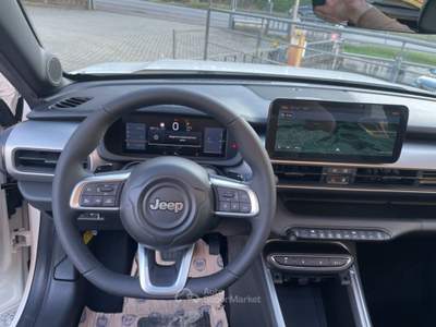 Jeep Avenger 1.2Turbo 145CV MHEV 4xe Upland+TETTO+INFO&CONV.PAC Bianco usata Arsago Seprio