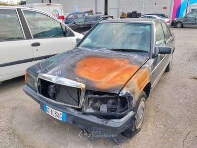 Mercedes-Benz Classe C Mercedes Benz 190 E 2.0 Blu/Azzurro usata TERAMO