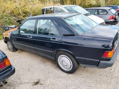 Mercedes-Benz Classe C Mercedes Benz 190 E 2.0 Blu/Azzurro usata TERAMO