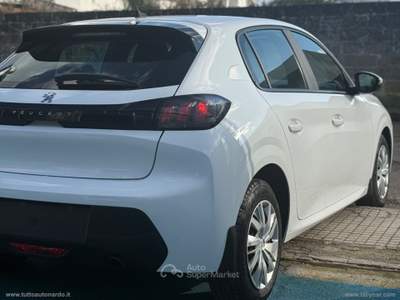 Peugeot 208 208 BlueHDi 100 S&S 5p. Active Bianco usata Nardò