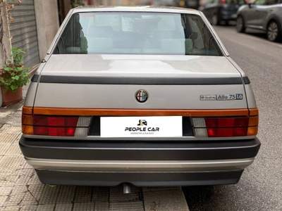 Alfa Romeo 75 **ISCRITTA ASI** Grigio usata Bari