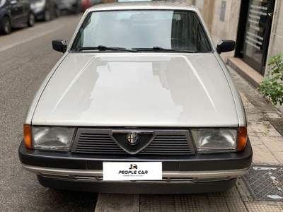 Alfa Romeo 75 **ISCRITTA ASI** Grigio usata Bari