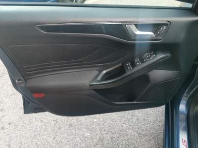 Ford Focus EcoBlue 120cv 5p. ST-Line Blu/Azzurro usata Cercola