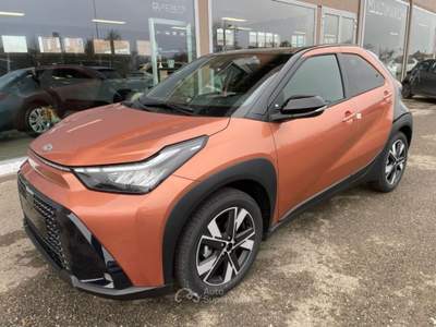 Toyota Aygo X 1.5 Hybrid 115 CV 5 porte Icon Arancione usata Scandiano