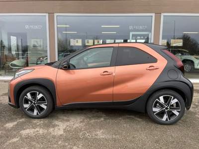 Toyota Aygo X 1.5 Hybrid 115 CV 5 porte Icon Arancione usata Scandiano