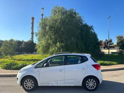 Kia Venga 1.4 BENZINA 2013 - TETTO PANORAMICO Bianco usata Terlizzi