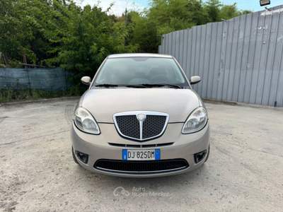 Lancia Ypsilon 90 CV Oro Giallo Oro usata Rimini