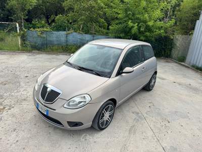 Lancia Ypsilon 90 CV Oro Giallo Oro usata Rimini