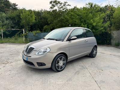 Lancia Ypsilon 90 CV Oro Giallo Oro usata Rimini