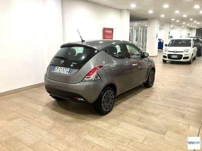 Lancia Ypsilon LANCIA Ypsilon 1.0 FireFly 5p.S&S Hybrid Gold Grigio usata Isola del Liri