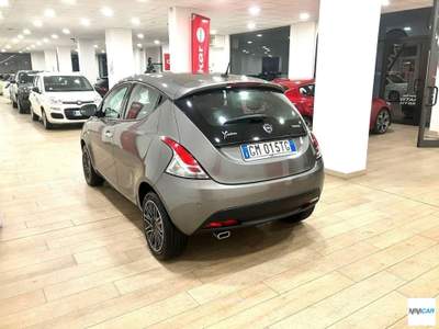 Lancia Ypsilon LANCIA Ypsilon 1.0 FireFly 5p.S&S Hybrid Gold Grigio usata Isola del Liri