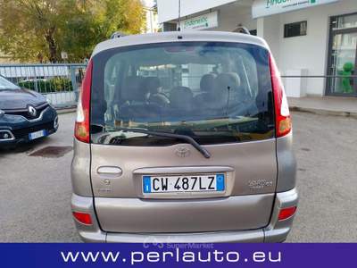 Toyota Yaris Verso 1.4 Tdi D-4D cat Sol '03 Grigio usata Arezzo