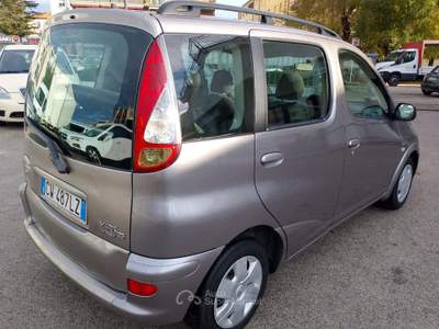 Toyota Yaris Verso 1.4 Tdi D-4D cat Sol '03 Grigio usata Arezzo