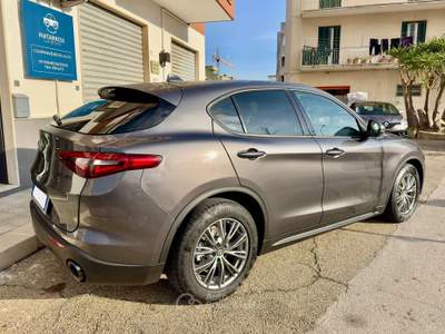 Alfa Romeo Stelvio AT8 RWD Business Grigio usata Monopoli