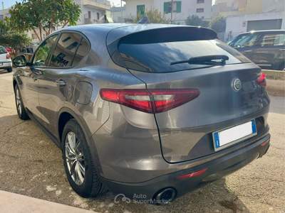 Alfa Romeo Stelvio AT8 RWD Business Grigio usata Monopoli