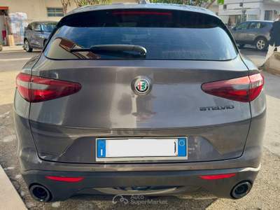 Alfa Romeo Stelvio AT8 RWD Business Grigio usata Monopoli