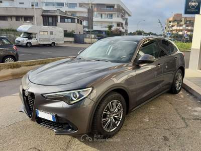 Alfa Romeo Stelvio AT8 RWD Business Grigio usata Monopoli