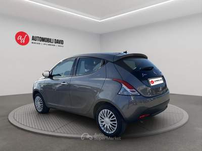 Lancia Ypsilon 1.0 FireFly 5 porte S&S Hybrid Silver Grigio usata Maniago