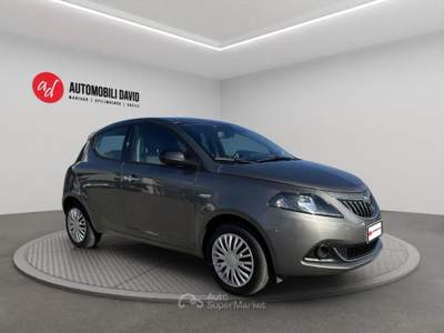 Lancia Ypsilon 1.0 FireFly 5 porte S&S Hybrid Silver Grigio usata Maniago