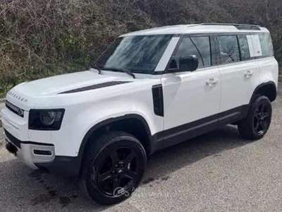 Land Rover Defender 110 3.0D I6 200 CV AWD Auto X-Dynamic SE Bianco usata Frosinone