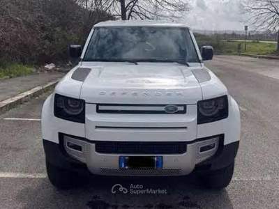 Land Rover Defender 110 3.0D I6 200 CV AWD Auto X-Dynamic SE Bianco usata Frosinone
